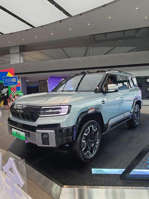 重庆296比亚迪方程豹硬派越野的爆款，英菲尼迪35周年与你共成长